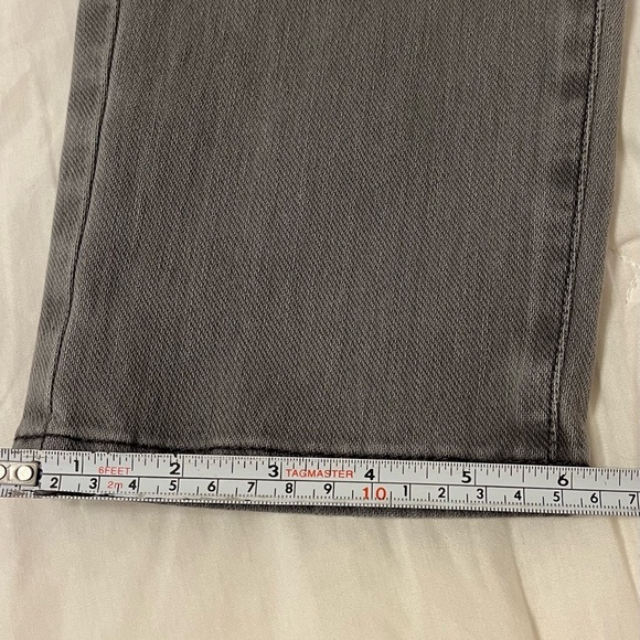 J. McLaughlin Women's Gray Washed Straight Leg Jeans Size Medium or 6/8 - Picture 9 of 13